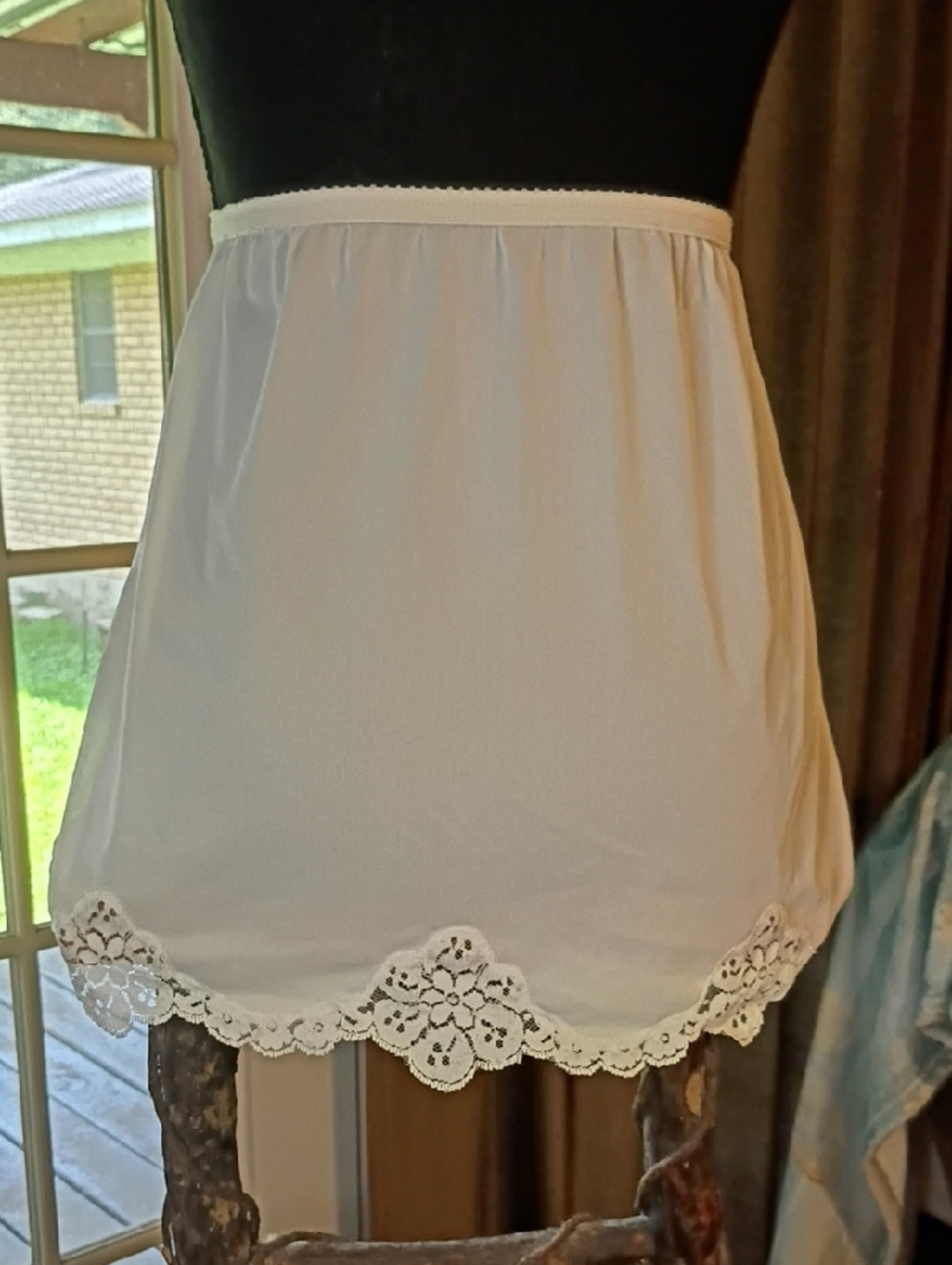Vintage Mini Half Slip By Carolina Sleepwear - Picture 4 of 9